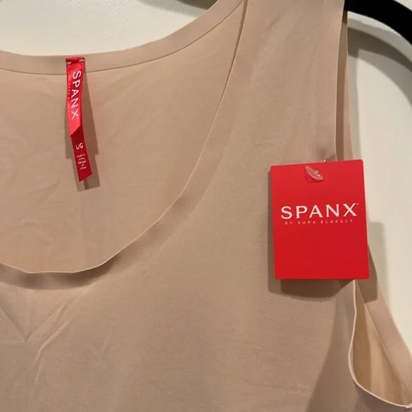 NWT Spanx Smoothing Tank - Picture 2 of 4